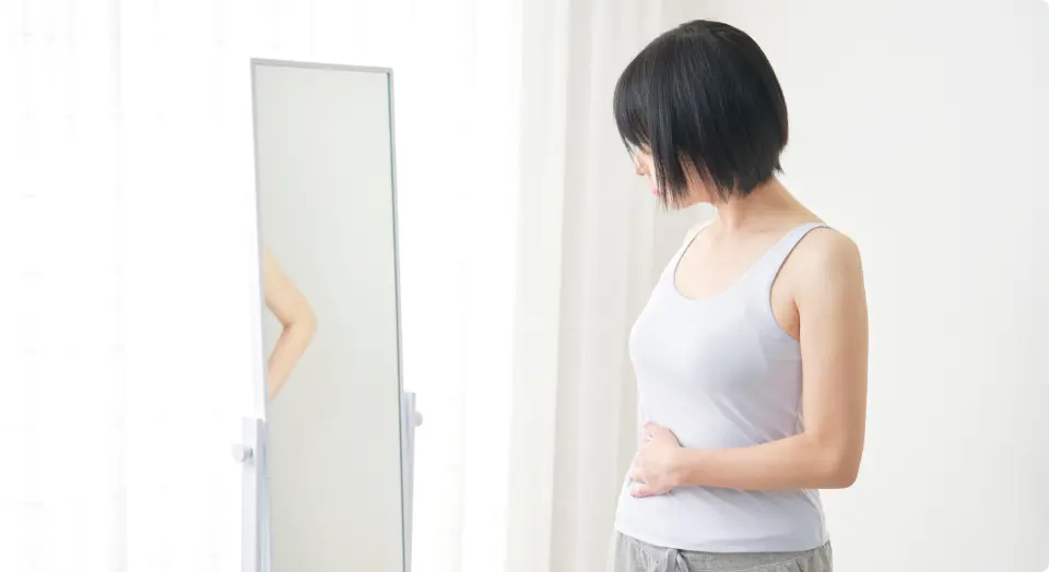 悩む女性